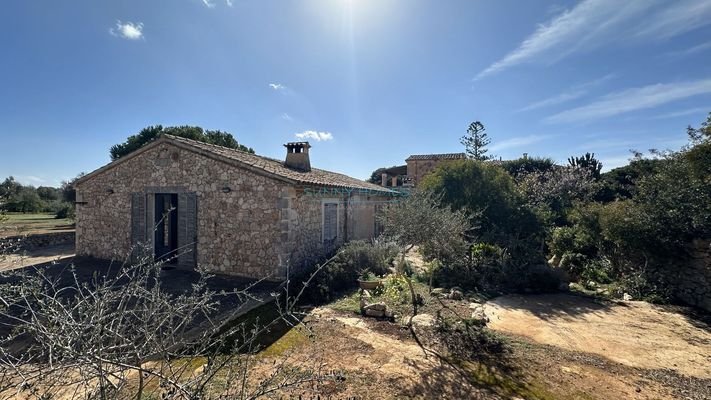 Großartiges  historisches Herrenhaus mit exotischem Garten und Pool nahe Santanyí