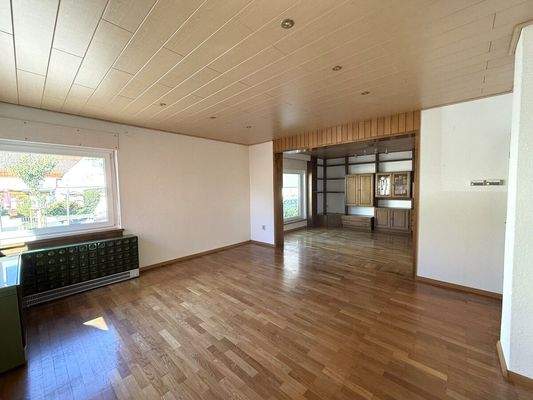 Lichtdurchflutetes Wohn- Esszimmer