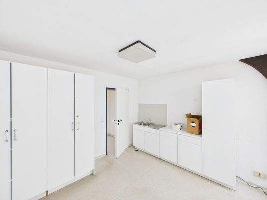 Vorratsraum inkl. Möbel