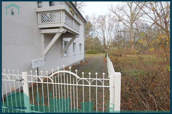 Zufahrt zu den Stellplätzen (2).jpg