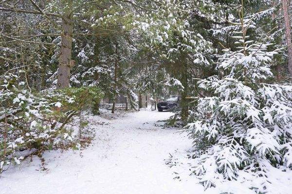 Einfahrt Grundstück