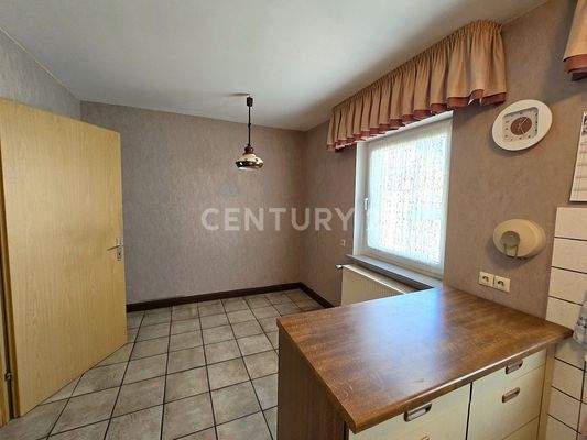 Gegenseite der Küche im EG mit möglicher Essecke 