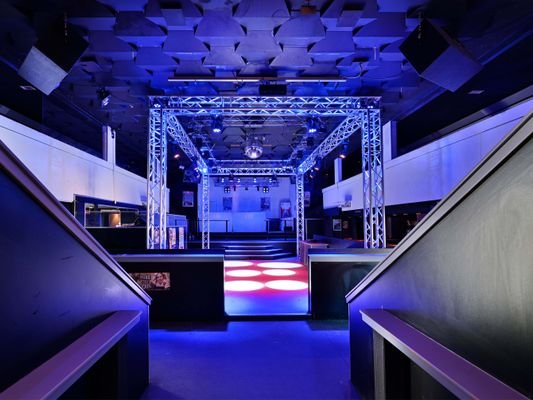 Club 2a.jpg