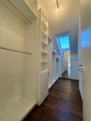 begehbarer Kleiderschrank