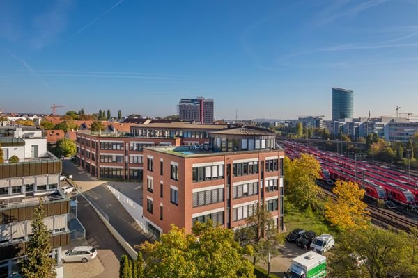 direkt am Bahnhof