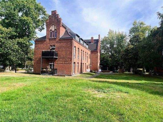 Grünflächen der Anlage