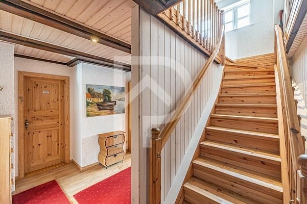 Zur Dachgeschosswohnung