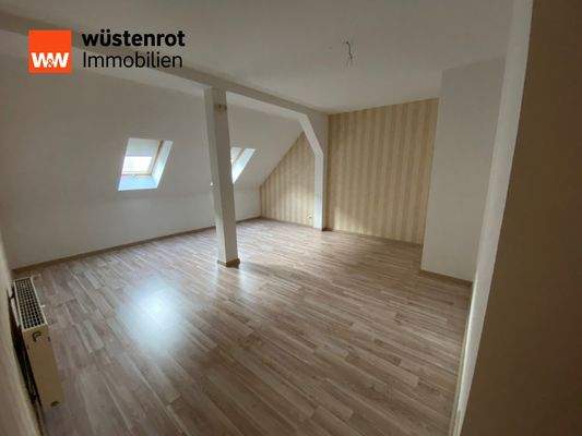 Zimmer Wohnung Dachgeschoss