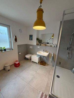 Tageslichtbad mit Dusche