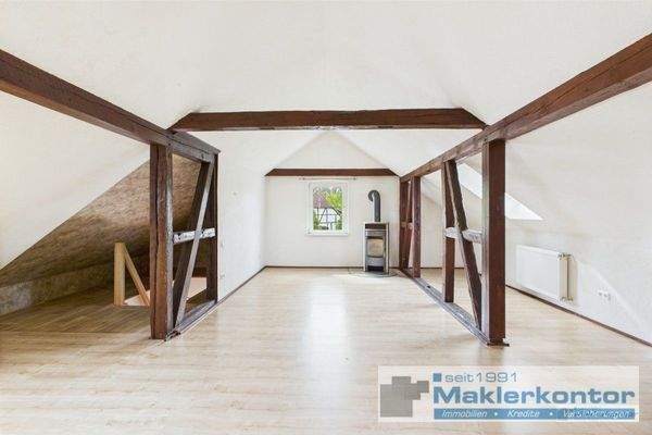 Dachgeschoss/Wohnbereich mit Kamin