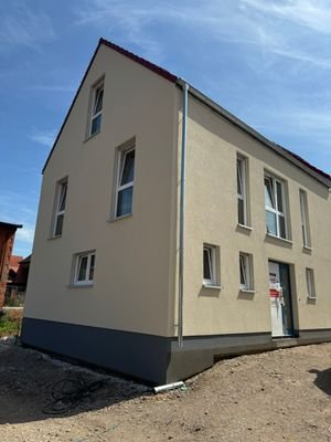 24-07-30_Haus-Nr. 1_Eingang.jpg