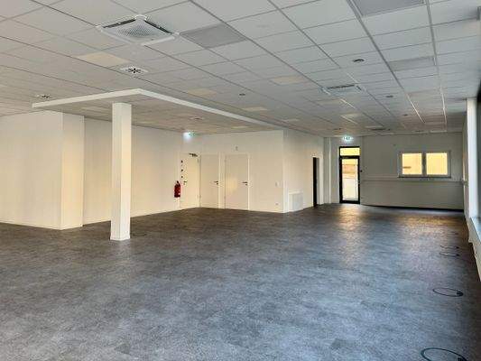 Gewerbefläche Blick Seiteneingang und Teeküche