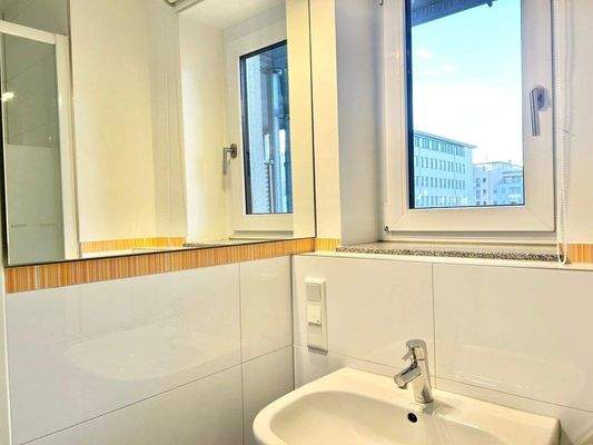 Badezimmer Ansicht 1