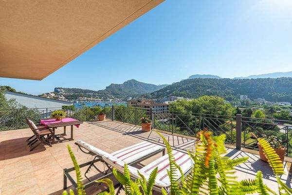 Große, mediterrane Villa mit Pool und Meerblick in Puerto de Sóller