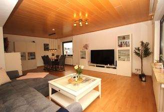 2 helle Zimmer, Balkon und PKW-Stellplatz ETW in Königswinter-Ittenbach!