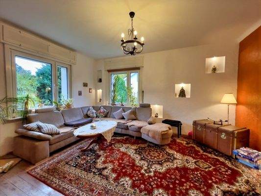 Wohnzimmer mit Kamin