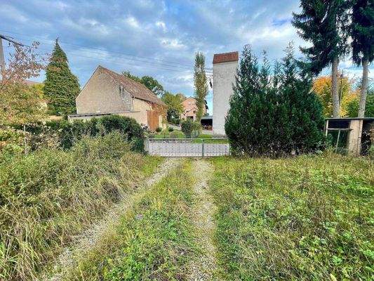 Zufahrt von der Straße aus