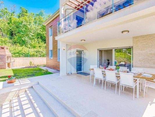 1582543052_161147801