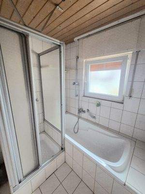 Badewanne Wohnung 1.jpeg