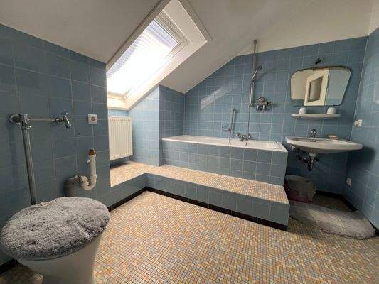 ... ein zusätzliches Tageslichtbad.