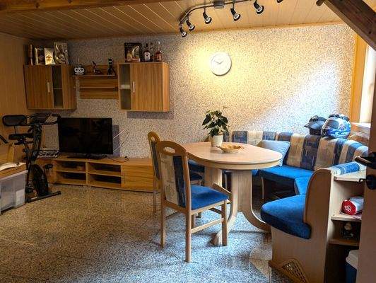 ELW Wohn-u. Schlafzimmer