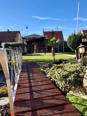 - Garten mit Teichanlage - 