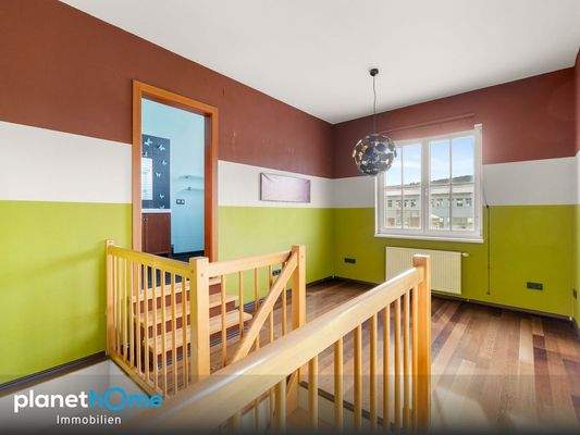 Top 2 - Treppenaufgang OG