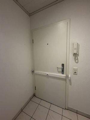 Stabile Eingangstüre