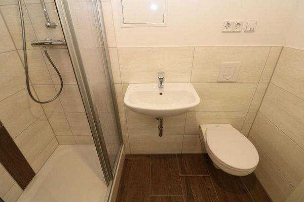 Beispiel Bad mit Dusche