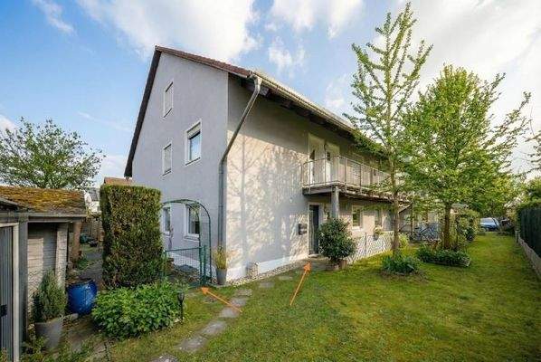 Eingang (Haustür und Garten)