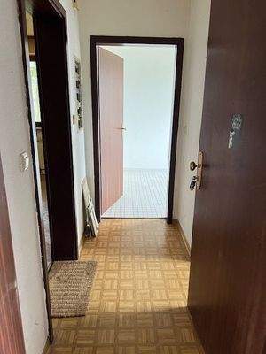 EG Flur Wohnung rechts