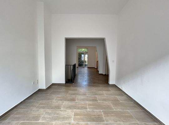 Blick zum Essbereich und Küche