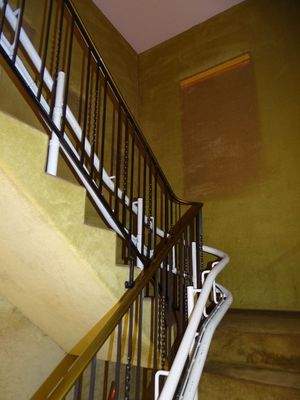 Aufgang mit Treppenlift