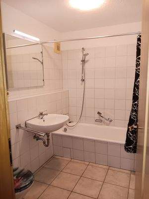 Modernes Badezimmer