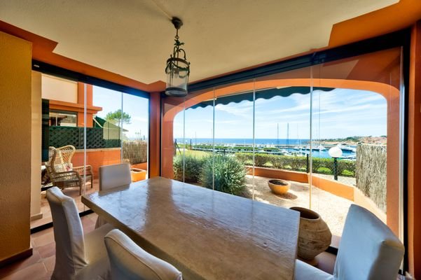 4. Dining area with view