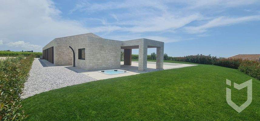 Ansicht mit Whirlpool