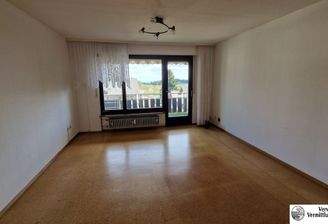 Wohnzimmer mit Alpenblick