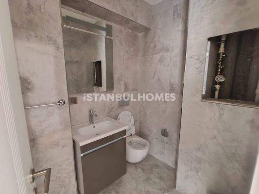 Flats with Gym and Parking Lot in İstanbul Zeytinburnu