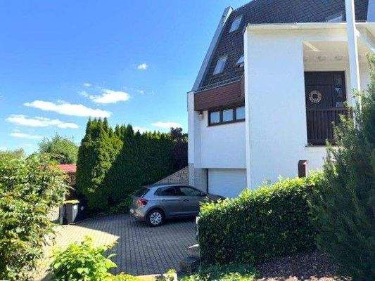 Zugang-Innenhof-Zufahrt mit Toranlage