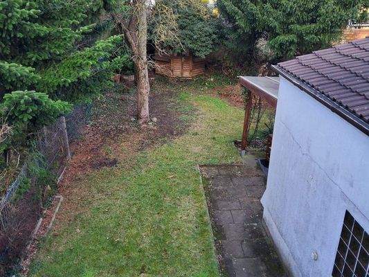 Garten mit ehemamaliger Backstube, überdachter Terrasse u Gartenhaus.jpg