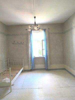 Kind Og linke Wohnung