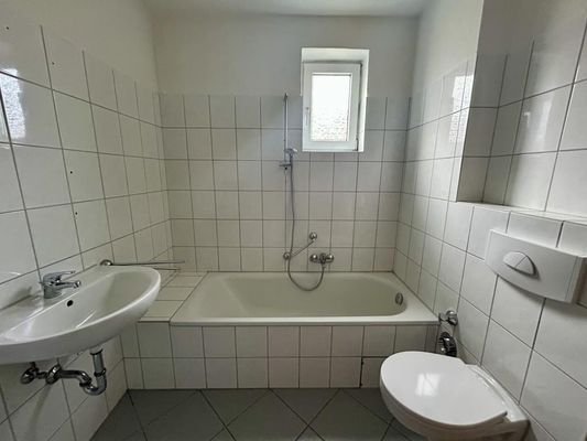 Badezimmer mit Tageslicht