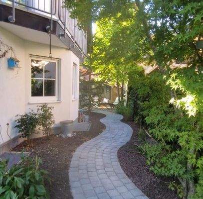 Weg Richtung Eingang-01