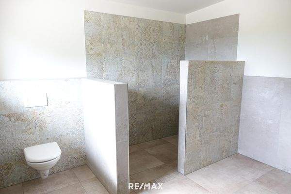 Badezimmer im DG
