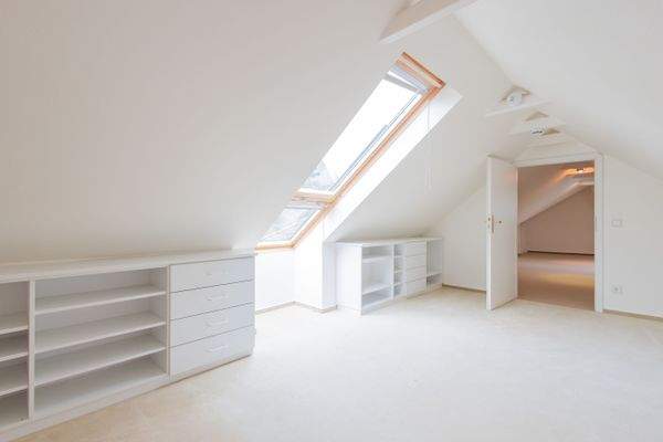 Schlafzimmer mit Cabriofenster