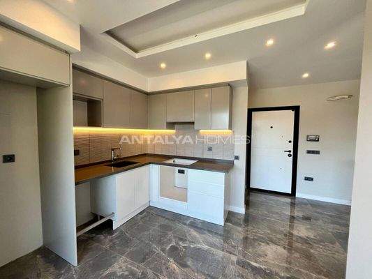 Flats in a Complex with Rich Amenities in Alanya