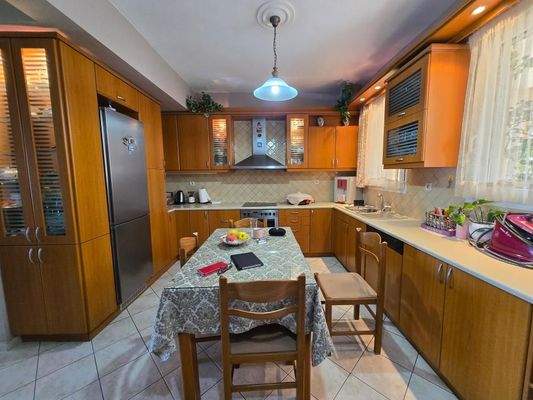 Kreta, Roussospiti: Haus im Dorfzentrum zu verkaufen