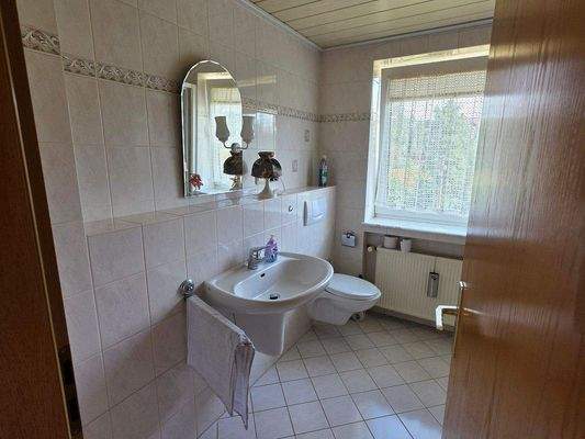 Badezimmer im EG 2.jpg