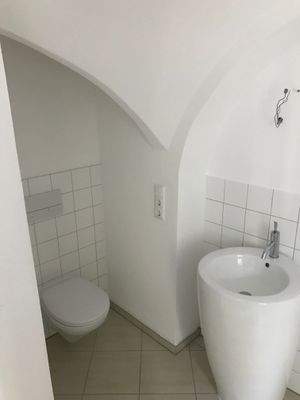 Wohnung mit Gewölbe EG rechts