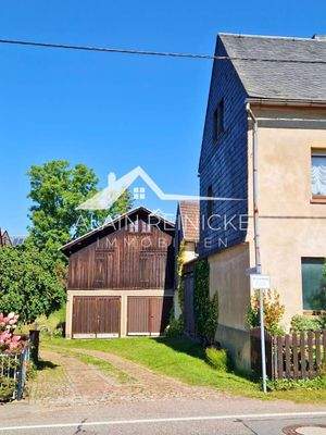 Doppelgarage am Haus